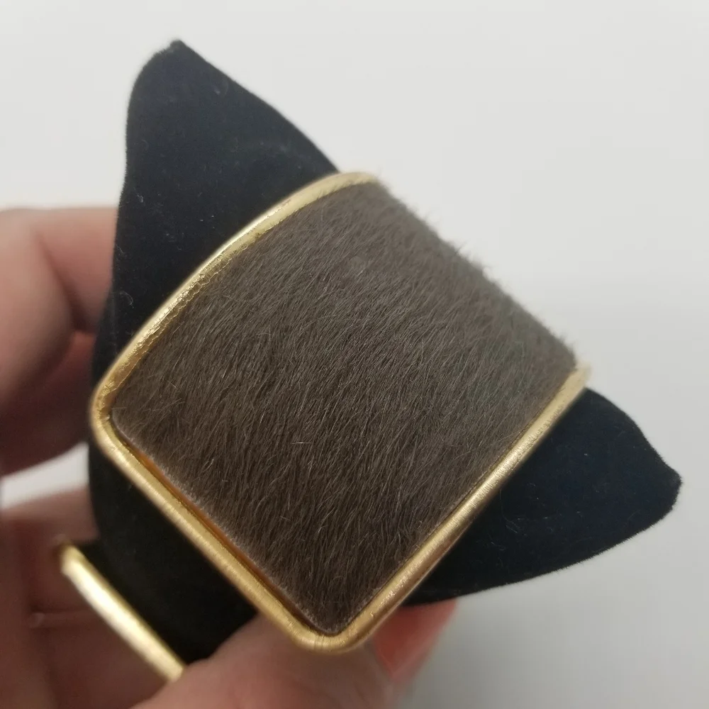 N/A gold tone